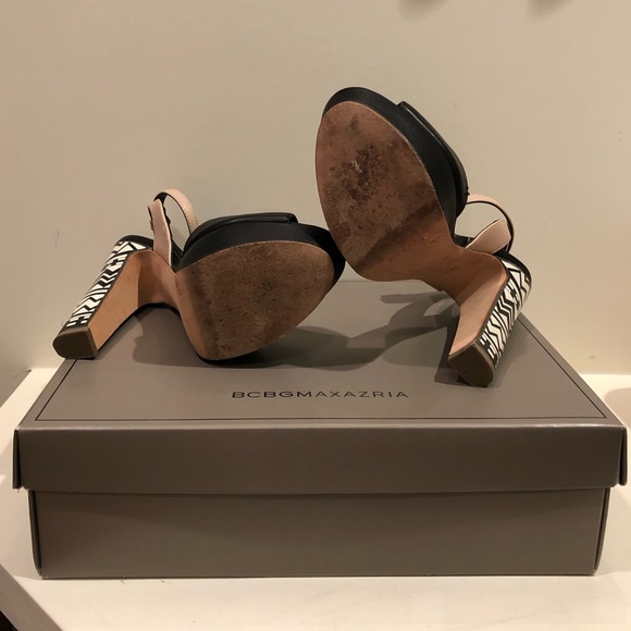 BCBG Max Azria Black Leather Chunky Heel Sz. 7 - Picture 5 of 6
